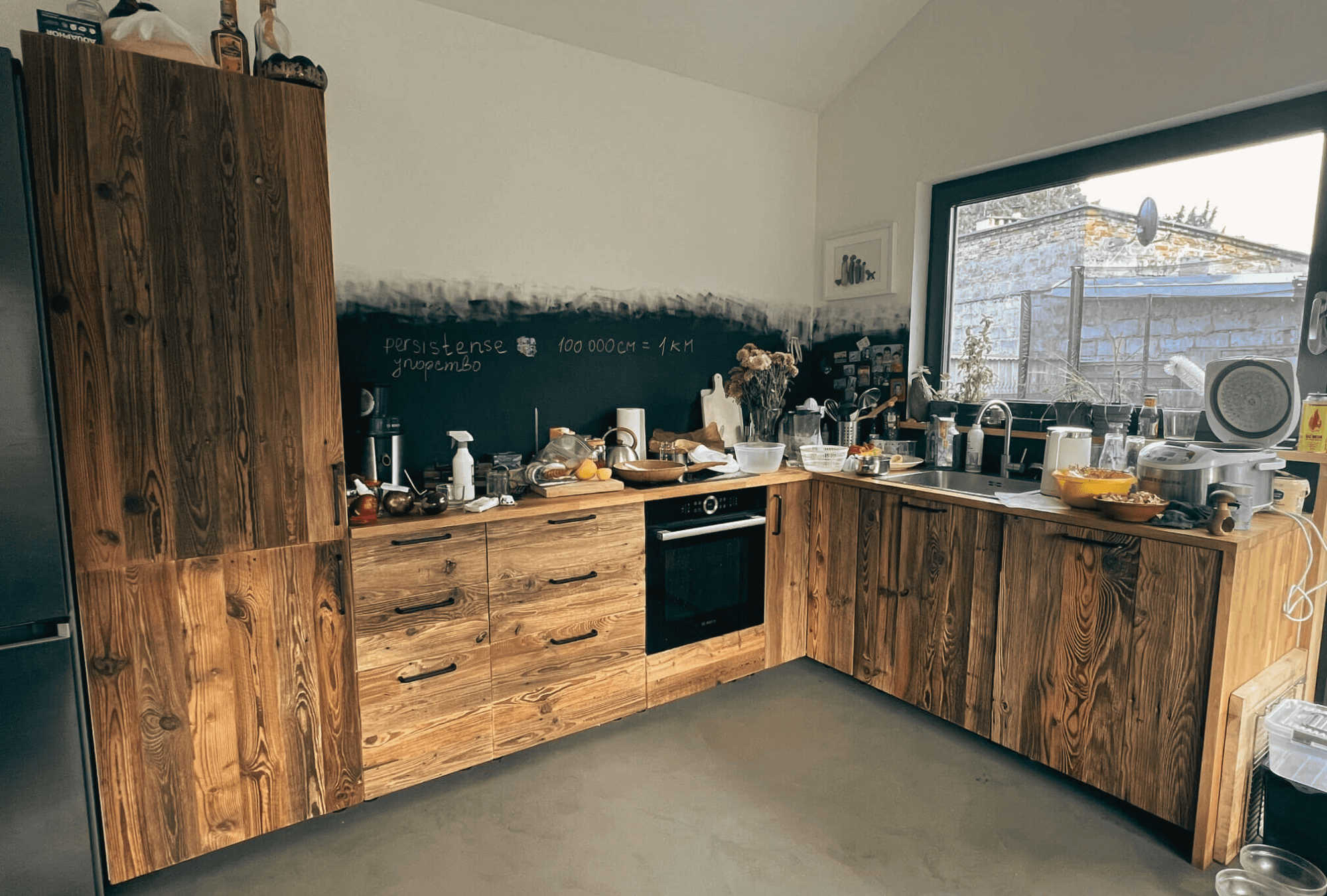 Meble kuchenne ze starego drewna